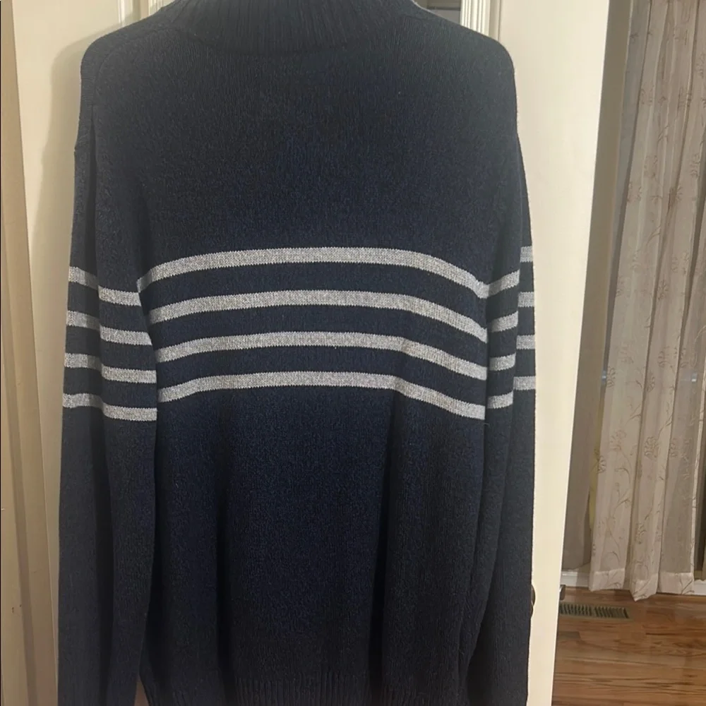 Urban Outfitters Navy Blue and Gray Men's Sweater great condition - Picture 9 of 10